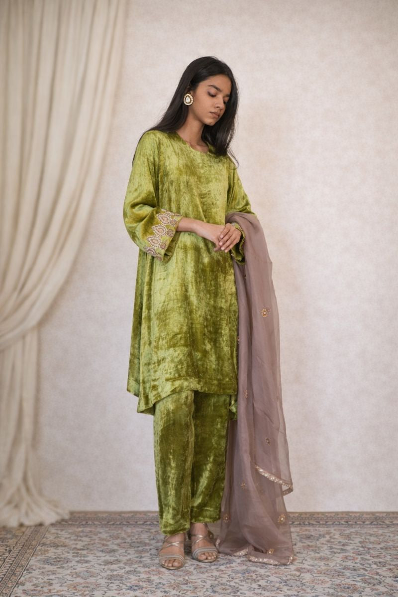 GREEN KURTA SET