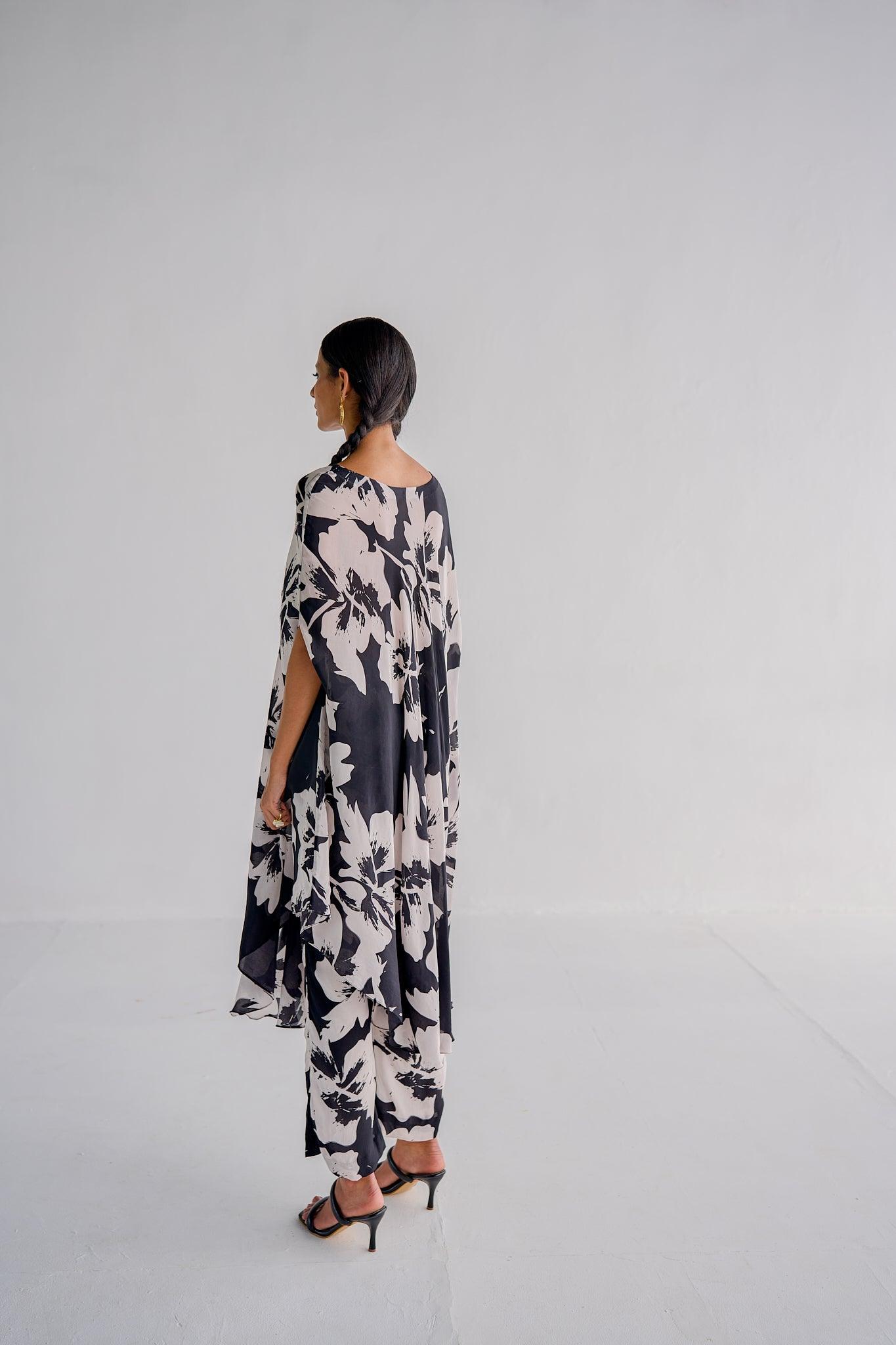 BLACK CAPE PANTS - Esha Arora