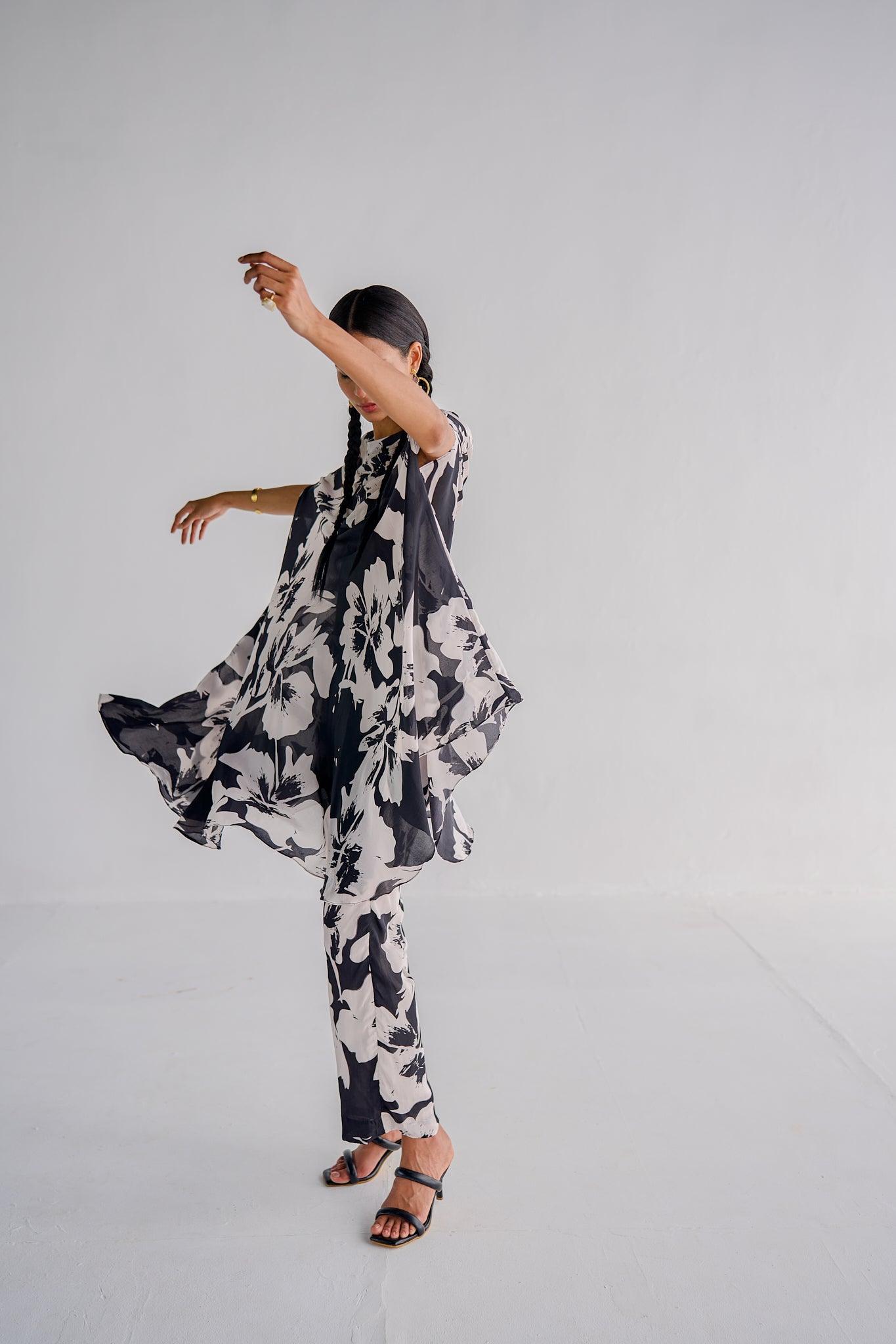 BLACK CAPE PANTS - Esha Arora