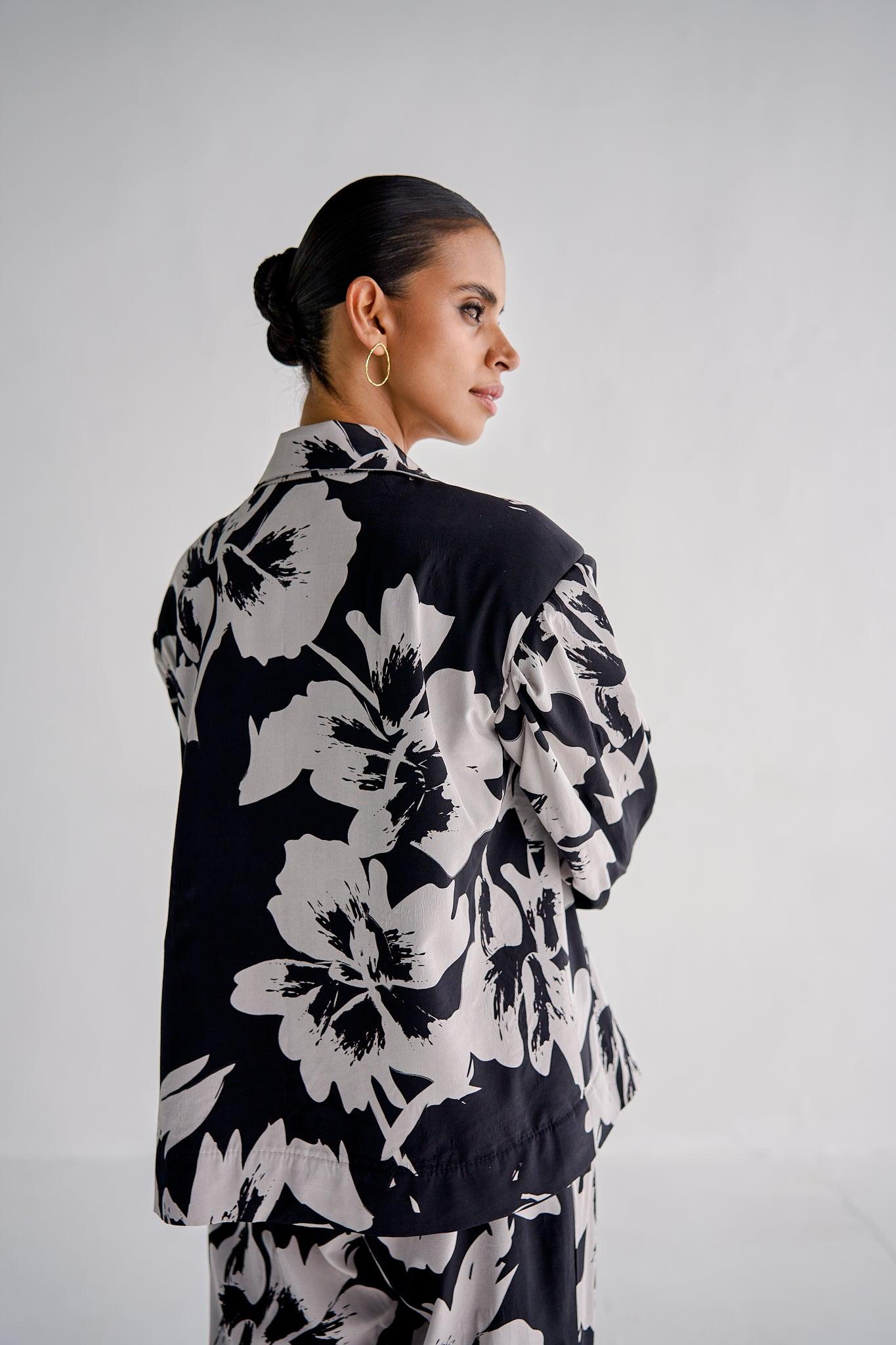 BLACK JACKET AND PANTS - Esha Arora