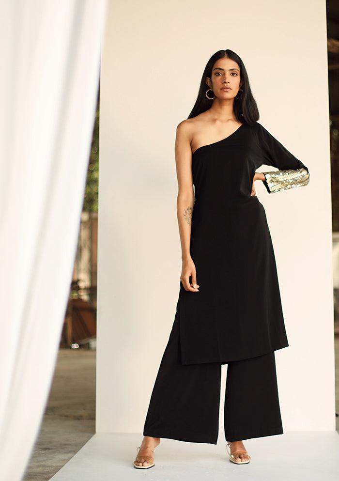 BLACK LILY - Esha Arora