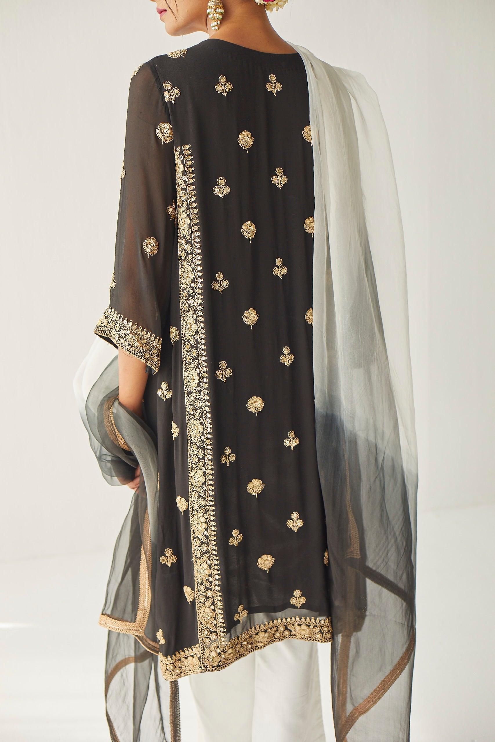 BLACK SUIT - Esha Arora