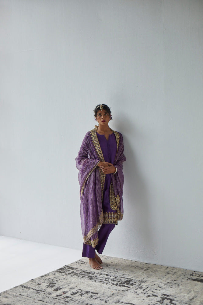 PURPLE SUIT - Esha Arora