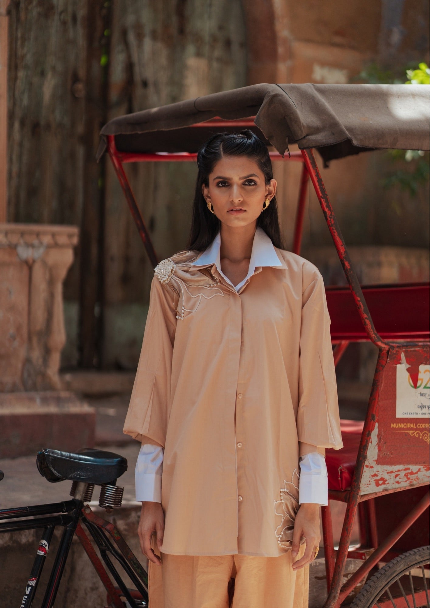 Beige tissue flower Shirt - Shirt
