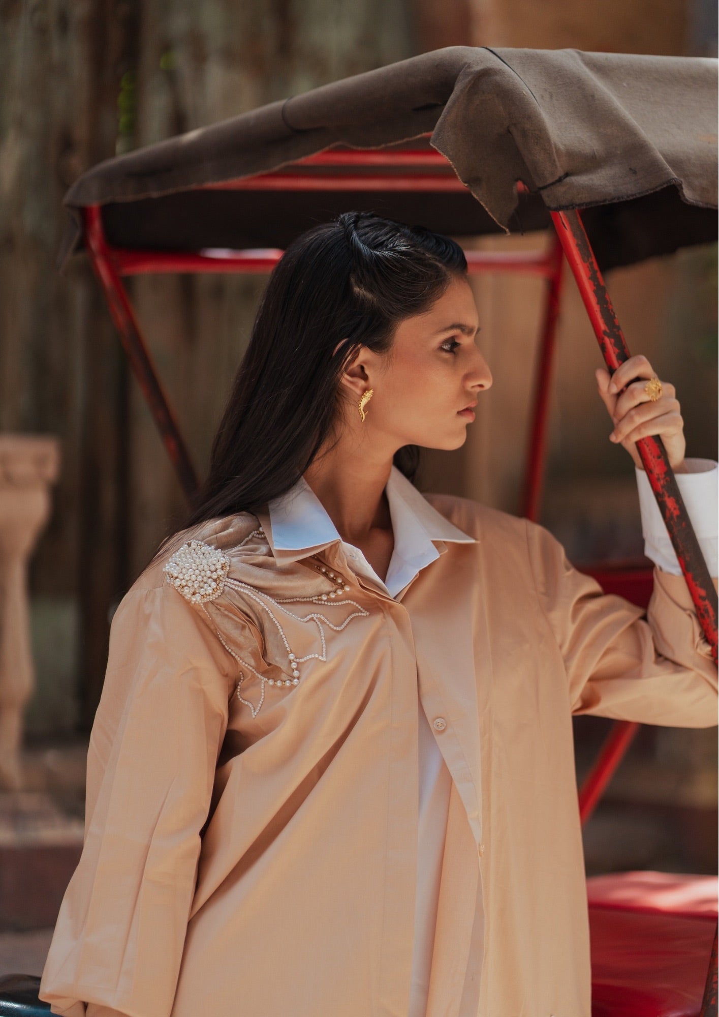 Beige tissue flower Shirt - Shirt