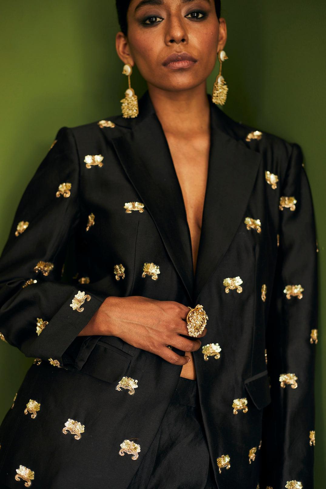 BLACK BLAZER - Esha Arora