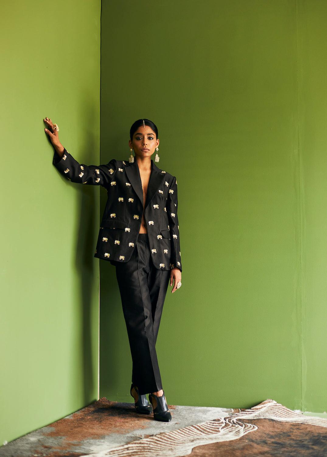 BLACK BLAZER - Esha Arora