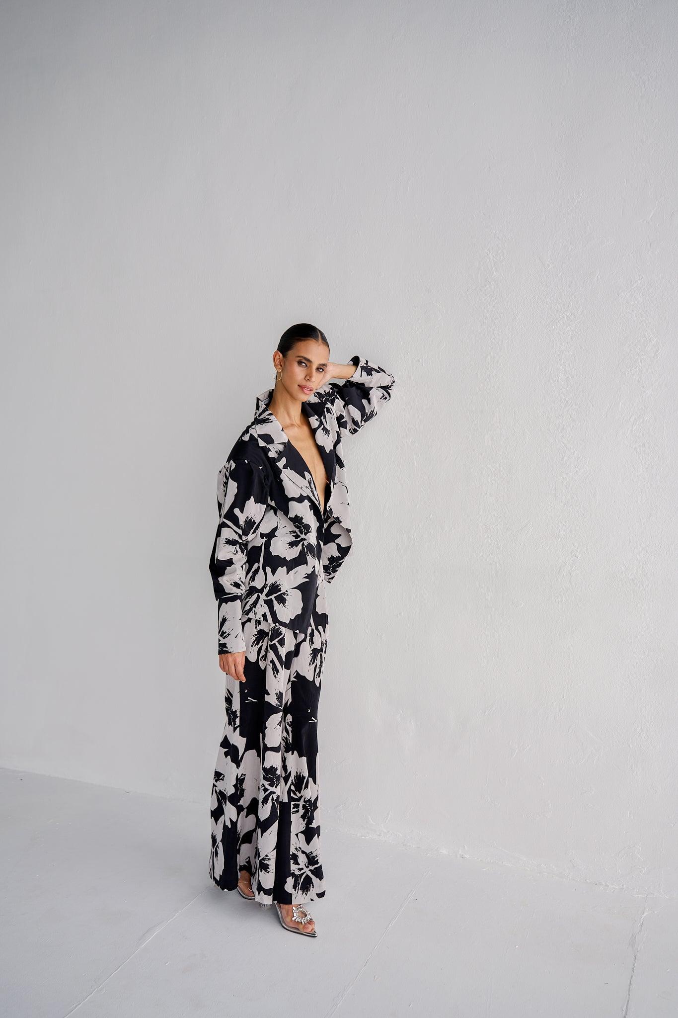 BLACK JACKET AND PANTS - Esha Arora