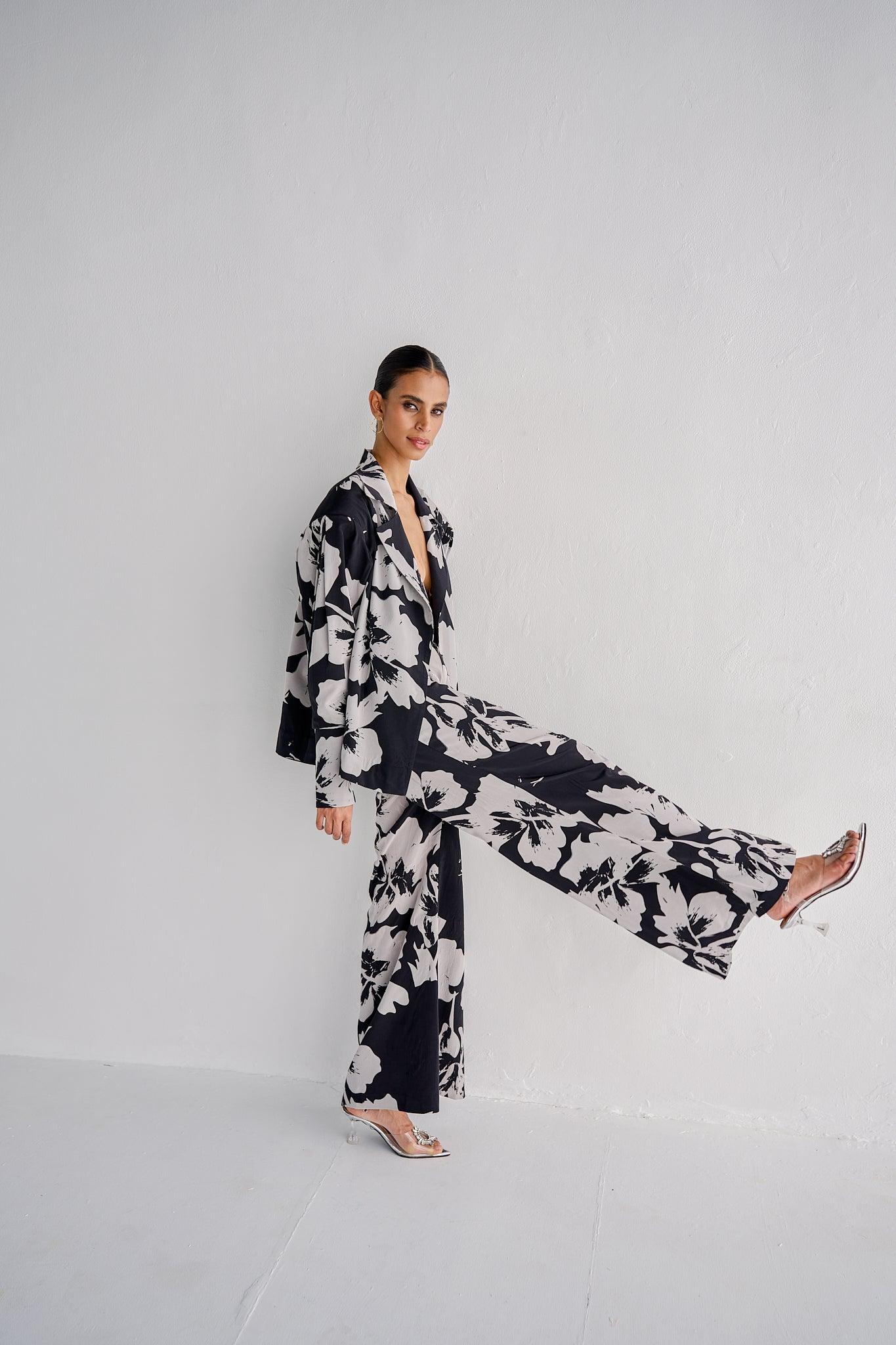 BLACK JACKET AND PANTS - Esha Arora