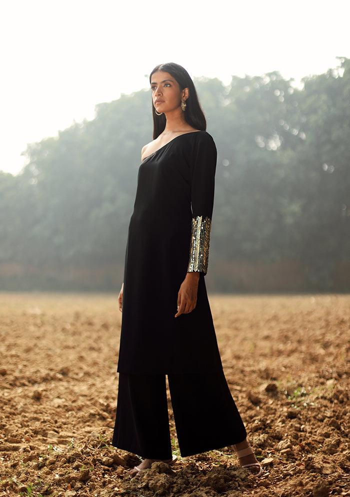 BLACK LILY - Esha Arora