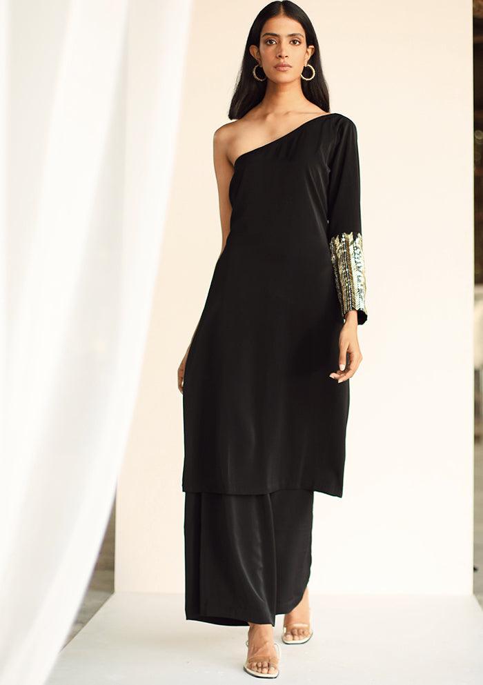BLACK LILY - Esha Arora