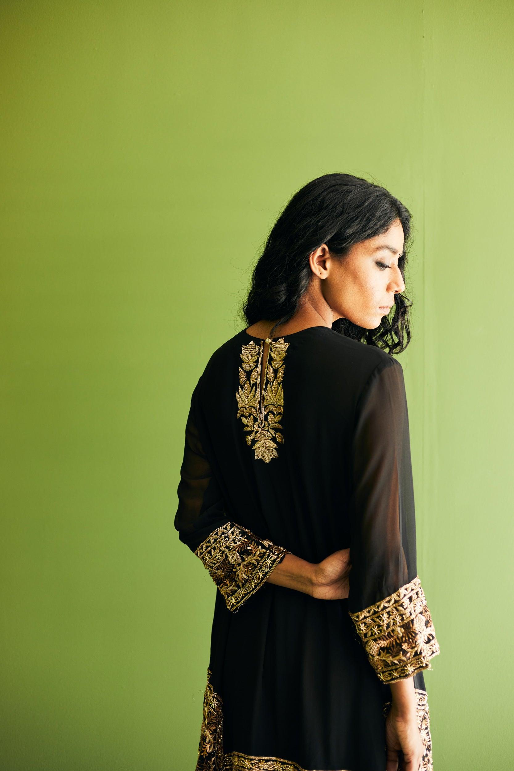 BLACK SUIT - Esha Arora