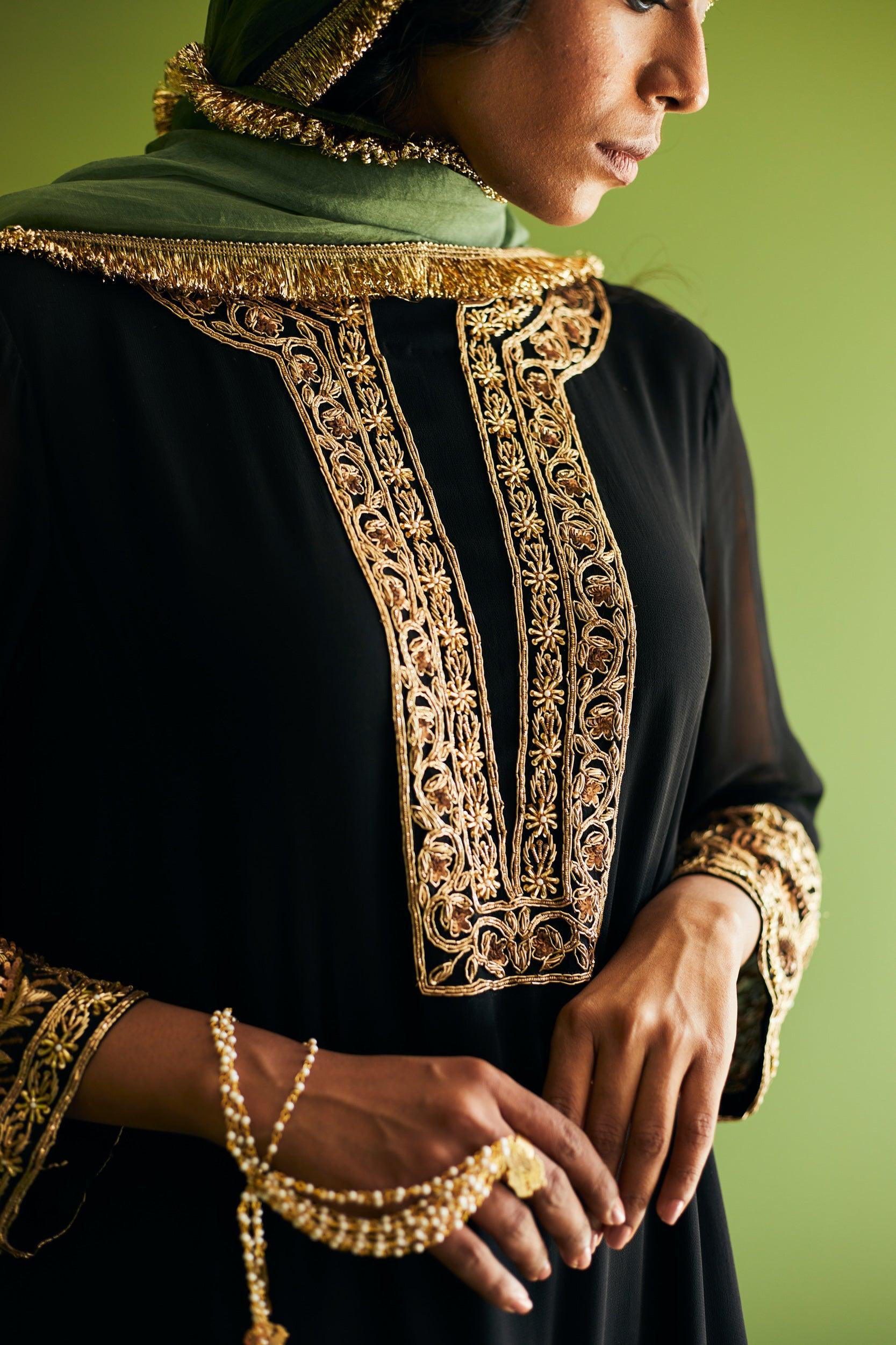 BLACK SUIT - Esha Arora