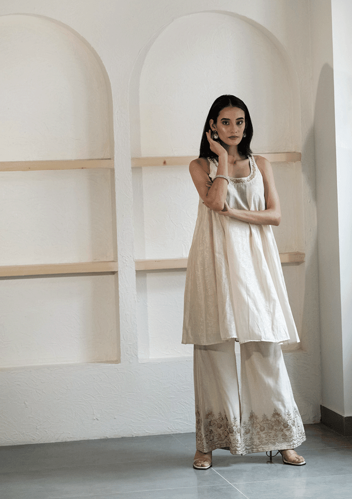CAMILLE - Esha Arora