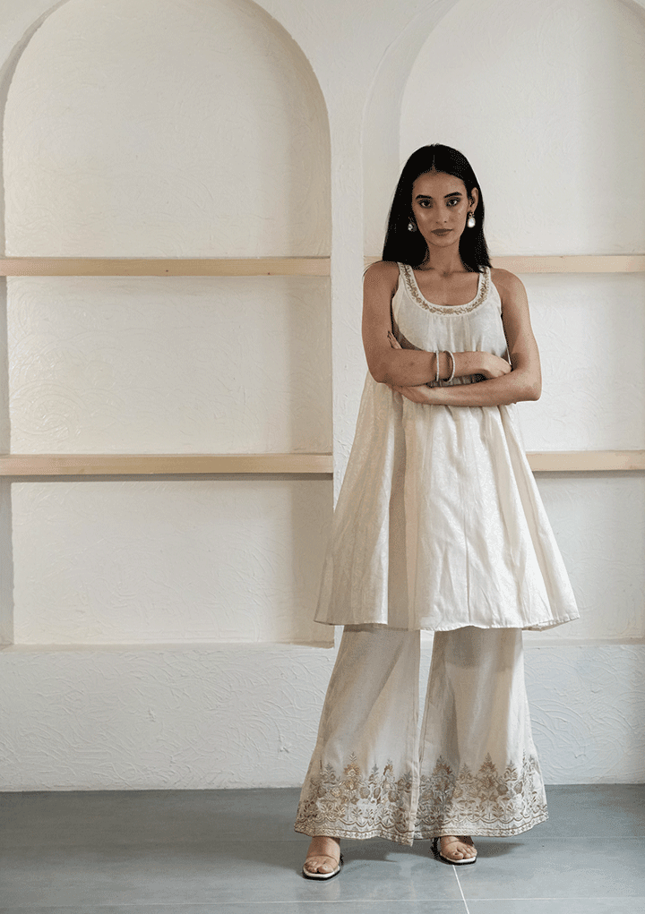 CAMILLE - Esha Arora