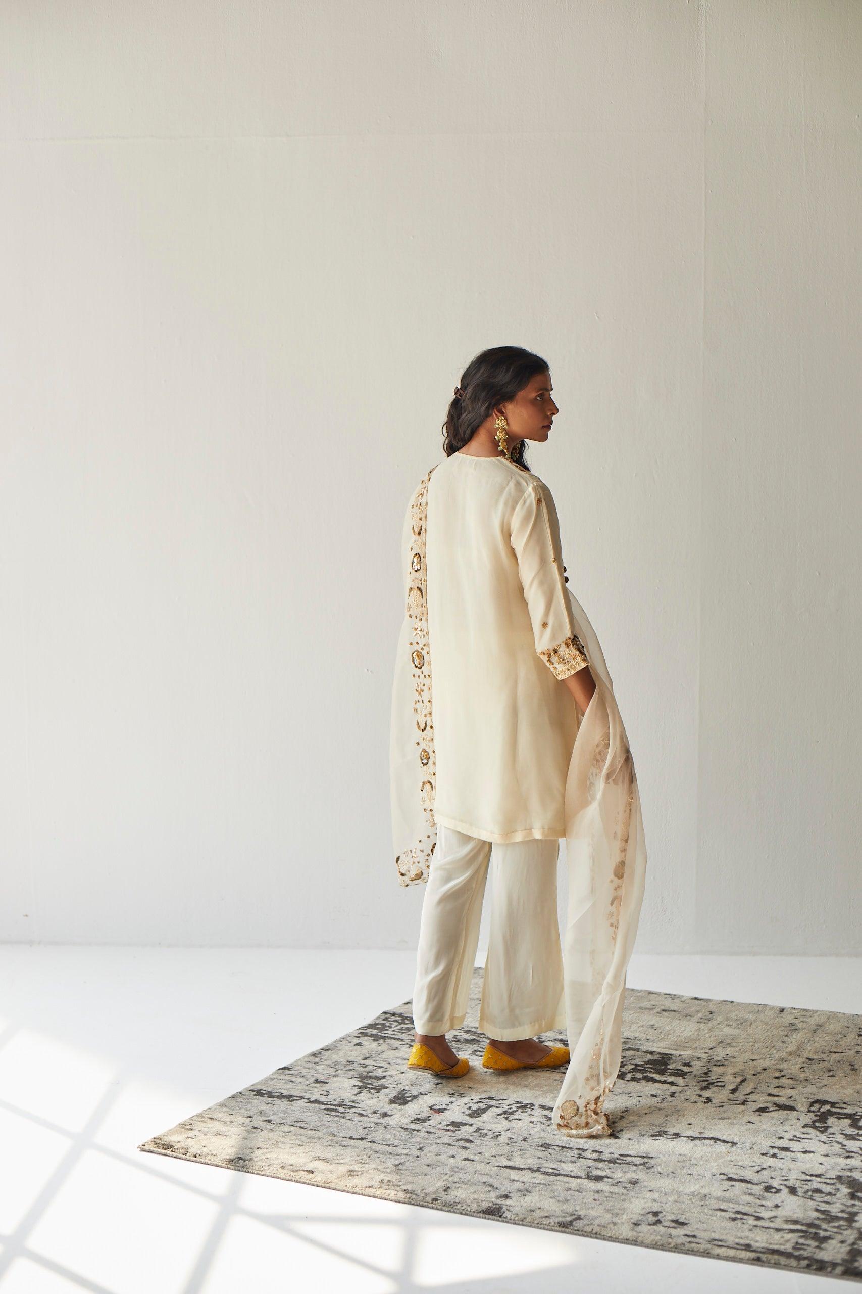 IVORY SUIT - Esha Arora